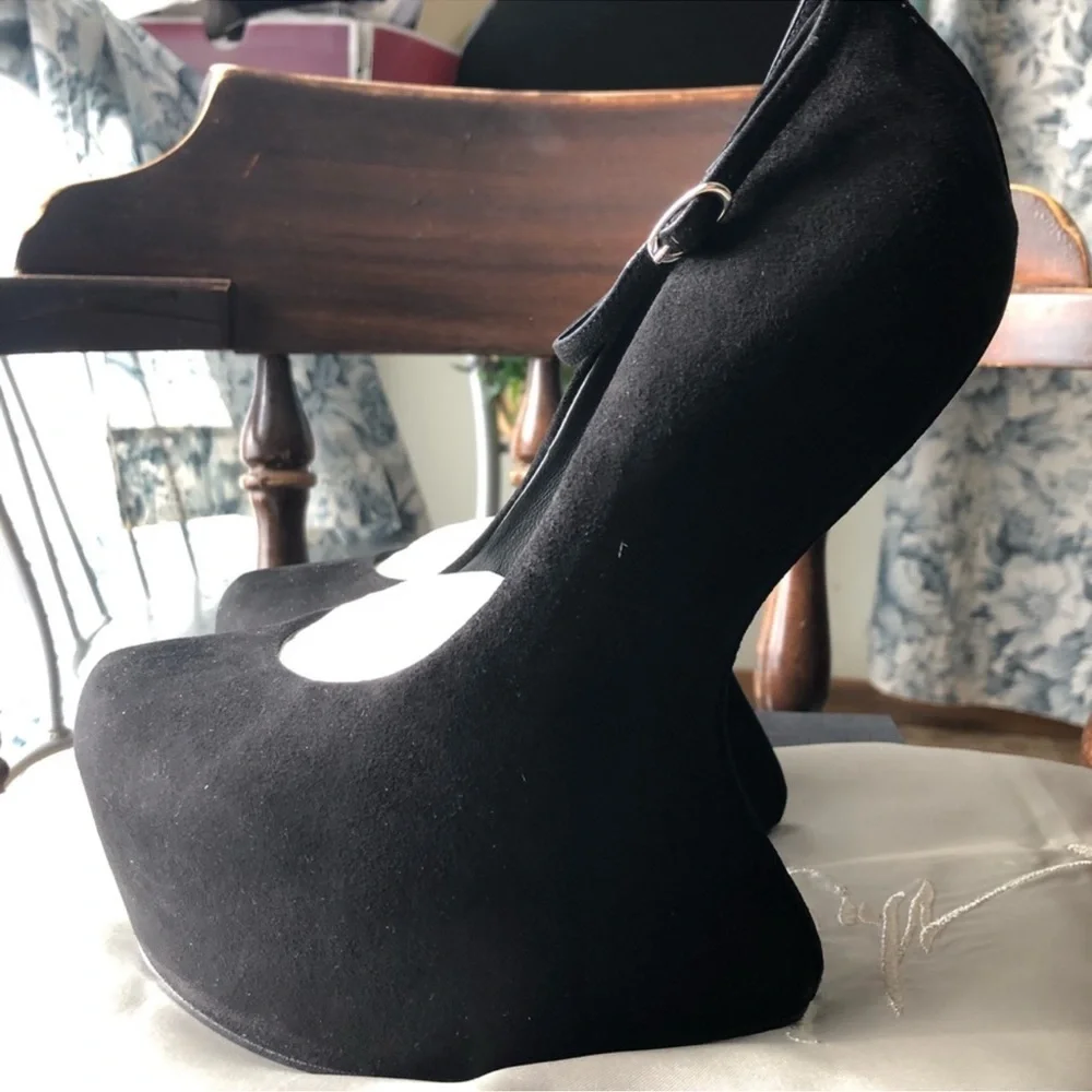 Giuseppe Zanotti Sculpted Wedges 39.5 NIB